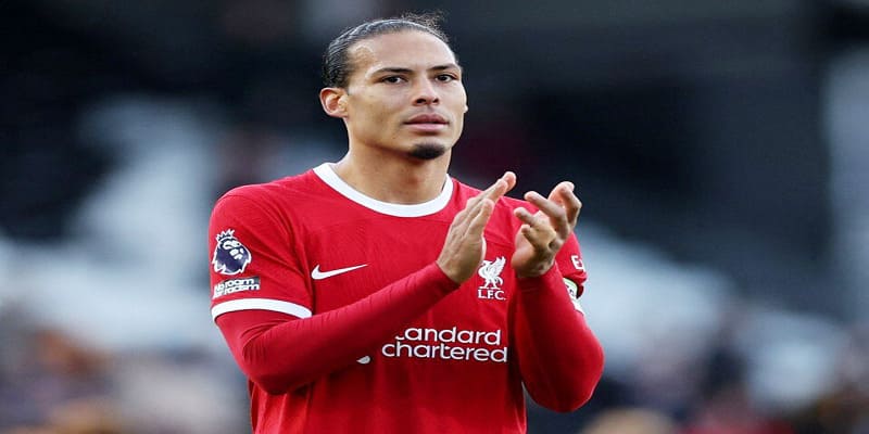 Al Nassr - Chi 80 Triệu Bảng Để Chiêu Mộ Caserio về Đội 2 Van Dijk được ưu tiên trong danh sách chiêu mộ